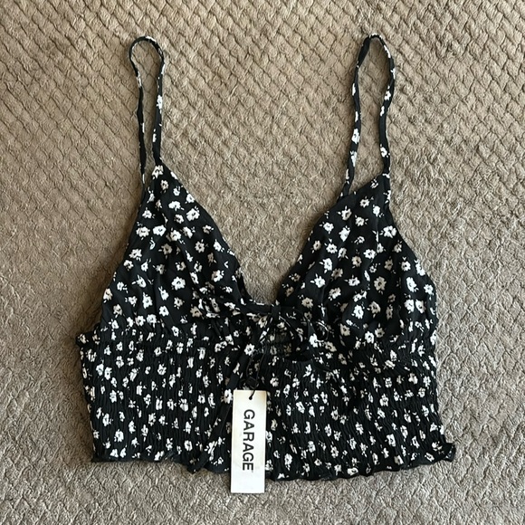 Garage Kyla Keyhole Smocked Cami - Picture 1 of 4